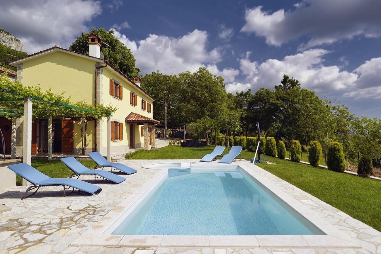Villa Bella Lupoglav  Luaran gambar