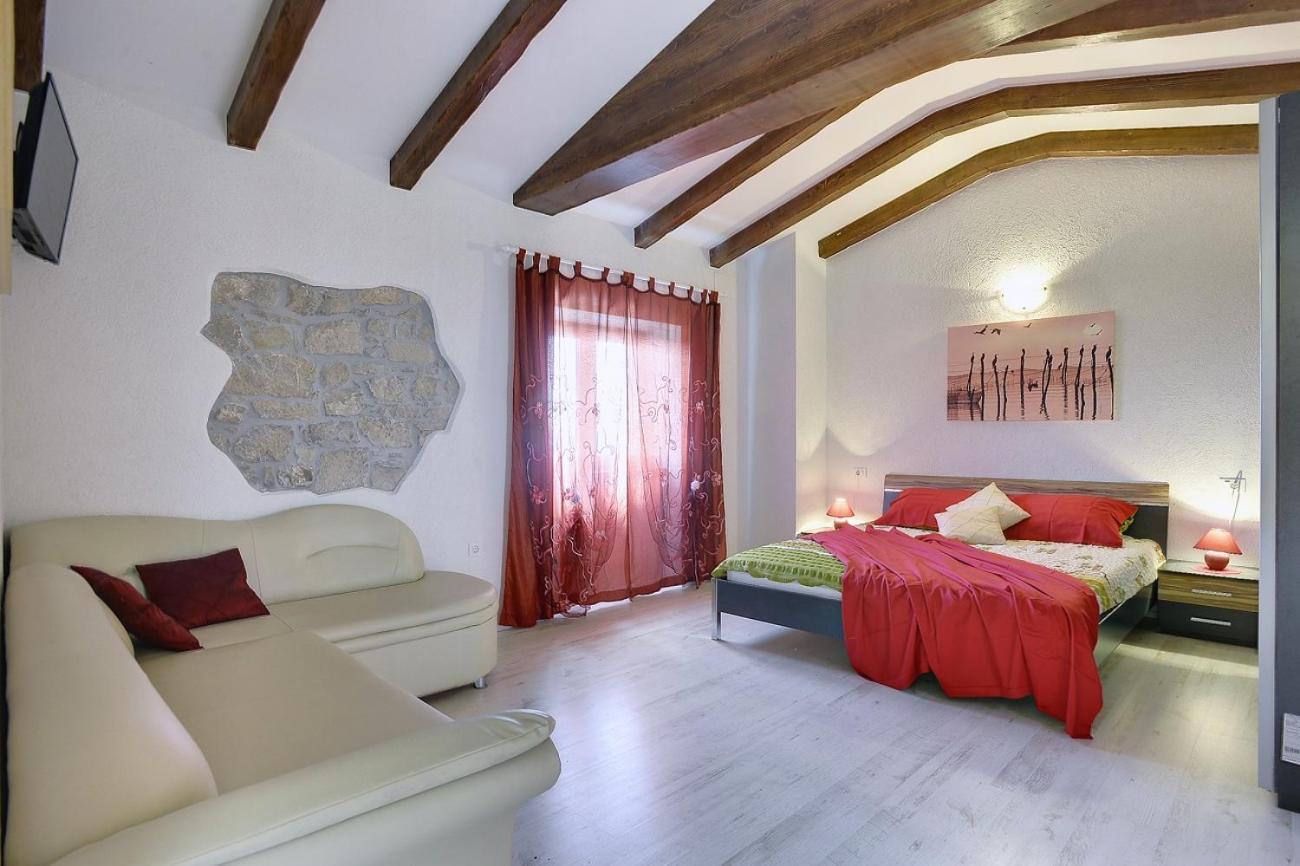 Villa Bella Lupoglav  Luaran gambar