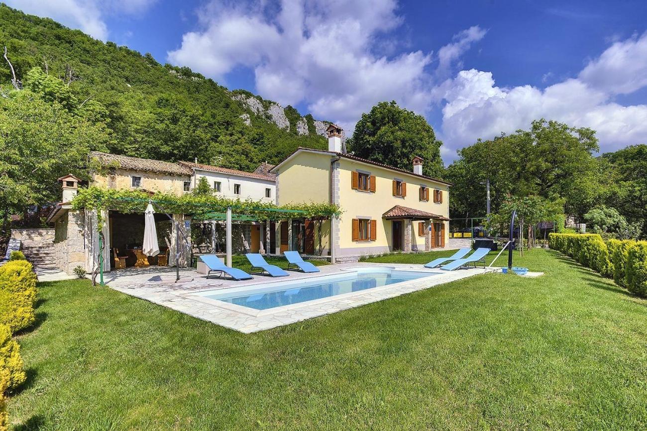 Villa Bella Lupoglav  Luaran gambar