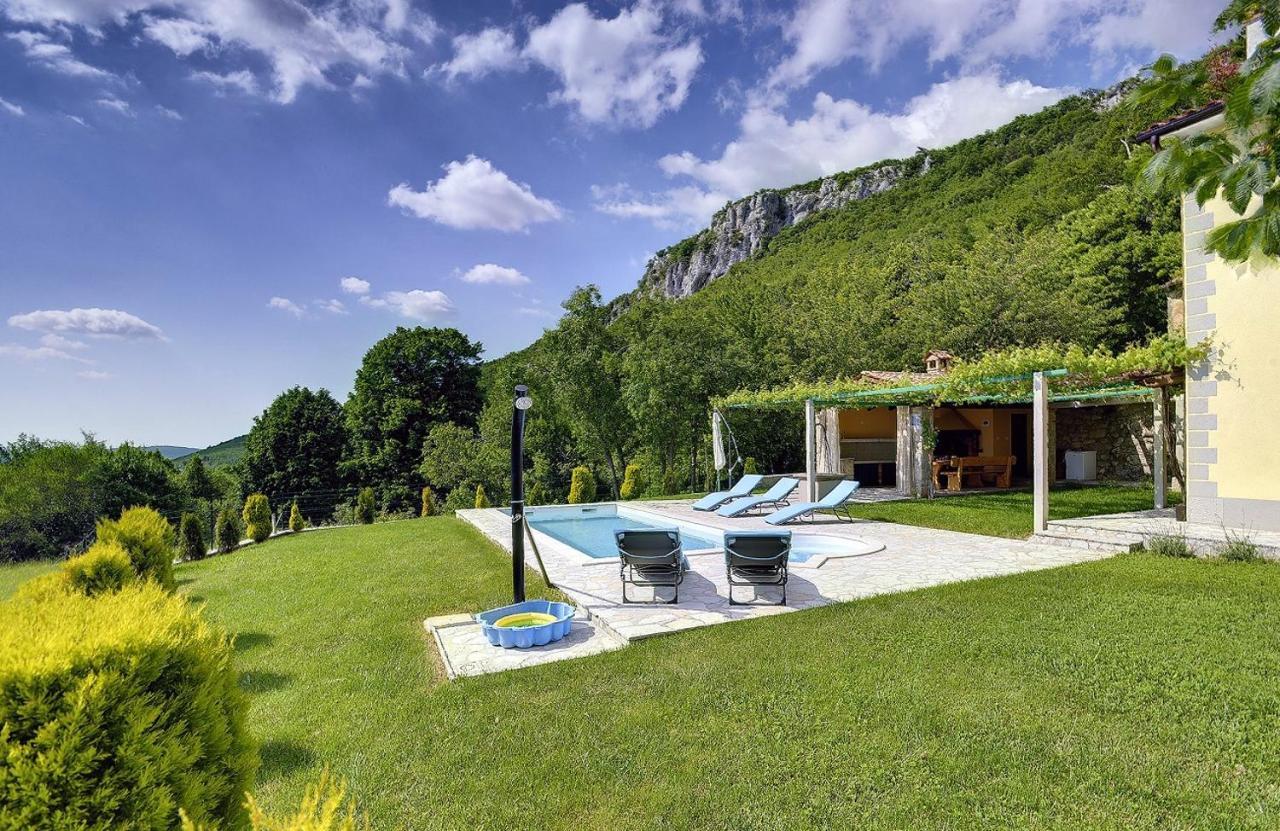 Villa Bella Lupoglav  Luaran gambar